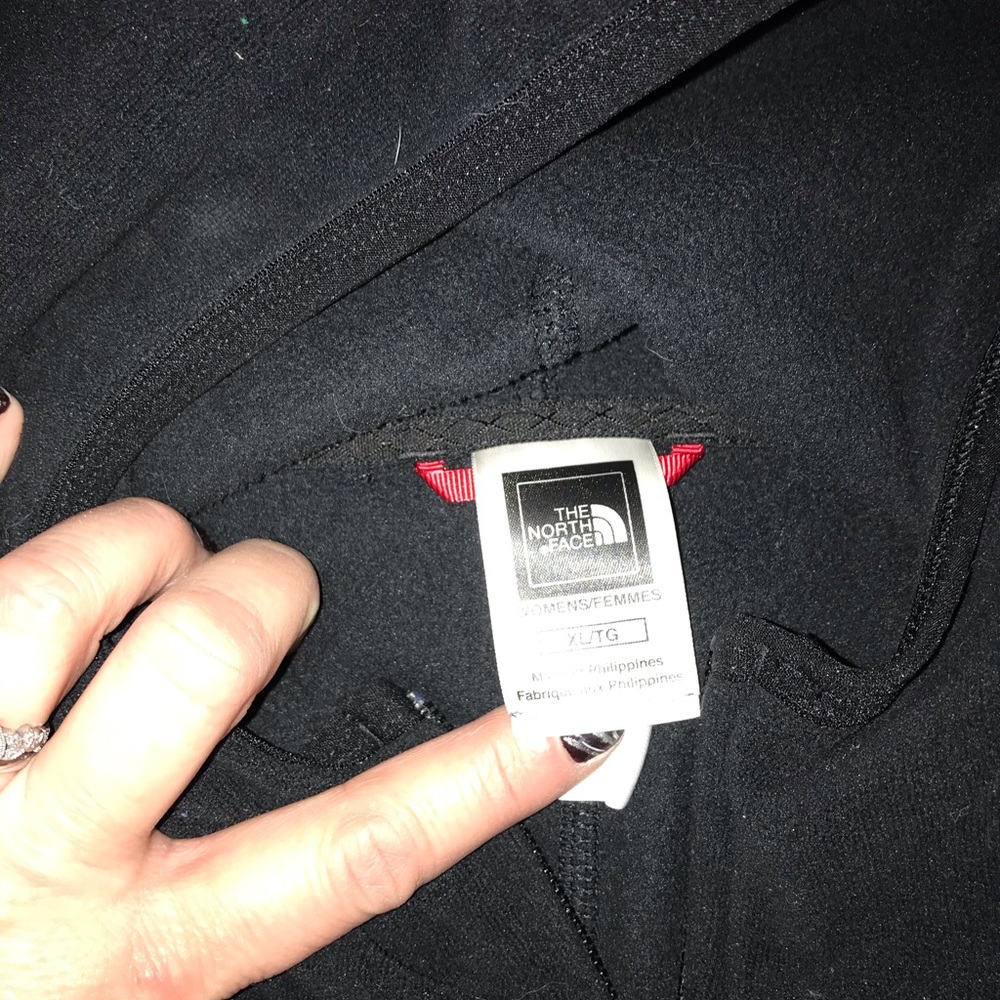 North face jacket W/thumbholes - Picture 2 of 8